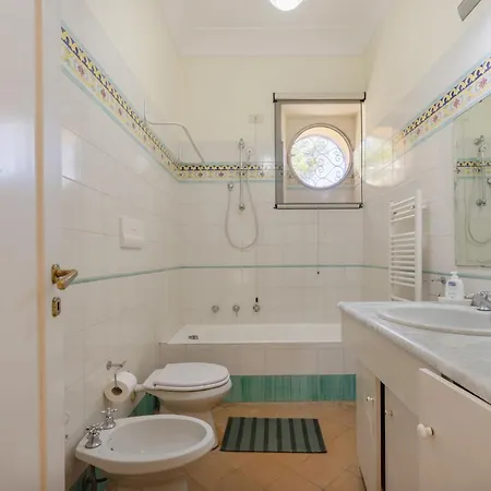 By The Sea شقة ايسكيا
